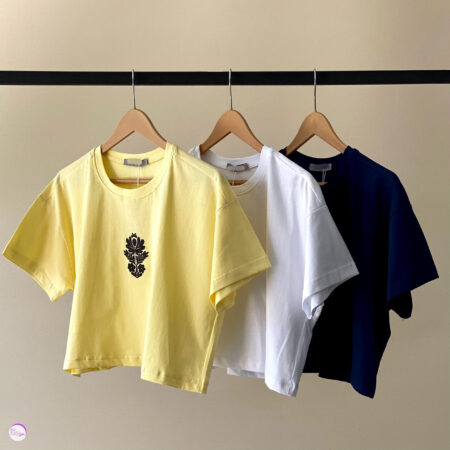 تیشرت کراپ طرح گل